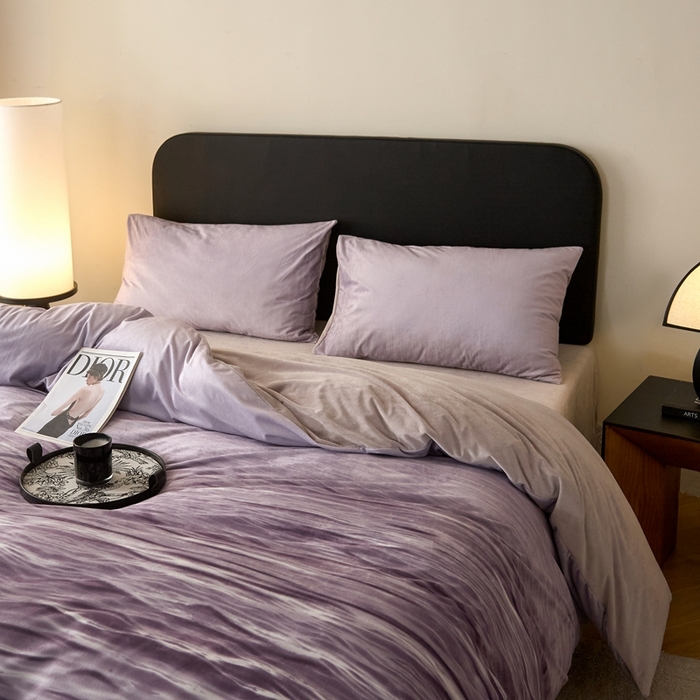 91家纺网 家纺一手货源 找家纺 ONE TWO ONE 121 2025秋冬新款牛奶绒德芙绒宝宝绒婴儿绒短毛绒四件套床单被套-波光莎娜【未来大爆款】【提供买家秀】  会员-10    控价 标准258  加大278 波光莎娜-紫