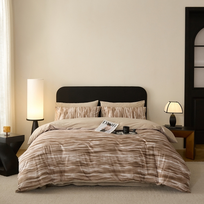 91家纺网 家纺一手货源 找家纺 ONE TWO ONE 121 2025秋冬新款牛奶绒德芙绒宝宝绒婴儿绒短毛绒四件套床单被套-波光莎娜【未来大爆款】【提供买家秀】  会员-10    控价 标准258  加大278 波光莎娜-咖