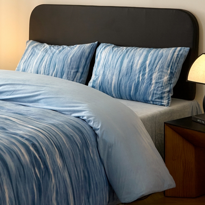 91家纺网 家纺一手货源 找家纺 ONE TWO ONE 121 2025秋冬新款牛奶绒德芙绒宝宝绒婴儿绒短毛绒四件套床单被套-波光莎娜【未来大爆款】【提供买家秀】  会员-10    控价 标准258  加大278 波光莎娜-蓝