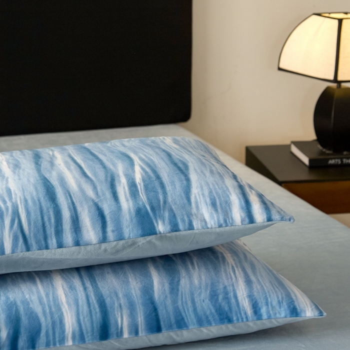 91家纺网 家纺一手货源 找家纺 ONE TWO ONE 121 2025秋冬新款牛奶绒德芙绒宝宝绒婴儿绒短毛绒四件套床单被套-波光莎娜【未来大爆款】【提供买家秀】  会员-10    控价 标准258  加大278 波光莎娜-蓝