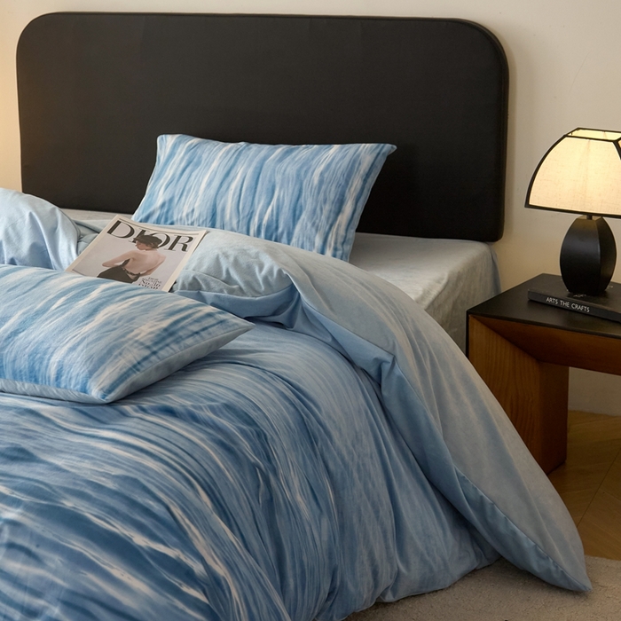 91家纺网 家纺一手货源 找家纺 ONE TWO ONE 121 2025秋冬新款牛奶绒德芙绒宝宝绒婴儿绒短毛绒四件套床单被套-波光莎娜【未来大爆款】【提供买家秀】  会员-10    控价 标准258  加大278 波光莎娜-蓝