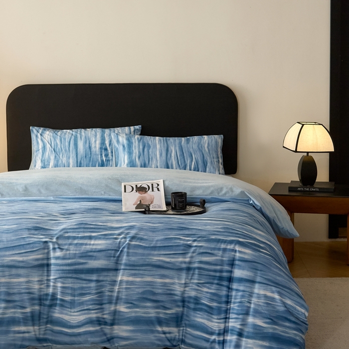 91家纺网 家纺一手货源 找家纺 ONE TWO ONE 121 2025秋冬新款牛奶绒德芙绒宝宝绒婴儿绒短毛绒四件套床单被套-波光莎娜【未来大爆款】【提供买家秀】  会员-10    控价 标准258  加大278 波光莎娜-蓝