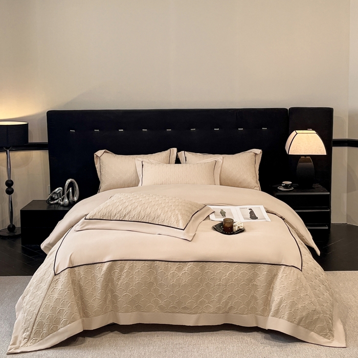 91家纺网 家纺一手货源 找家纺 （总）博纳家纺 2025新款亲肤棉立体绗缝绣花拼角嵌绳四件套-浮光掠影 控价劵后198（严格按控价来）