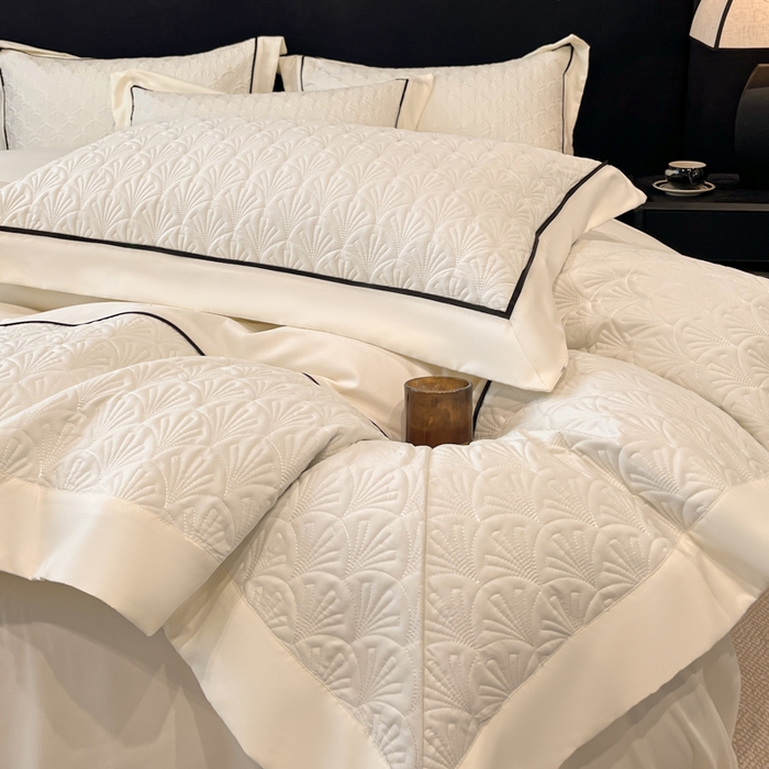 91家纺网 家纺一手货源 找家纺 博纳家纺 2025新款亲肤棉立体绗缝绣花拼角嵌绳四件套-浮光掠影 控价劵后198（严格按控价来） 浮光掠影-象牙白