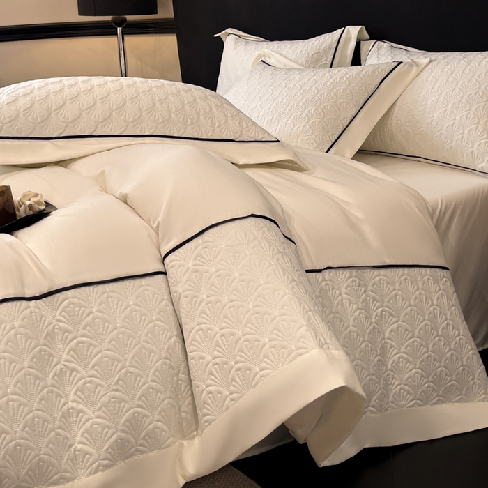 91家纺网 家纺一手货源 找家纺 博纳家纺 2025新款亲肤棉立体绗缝绣花拼角嵌绳四件套-浮光掠影 控价劵后198（严格按控价来） 浮光掠影-象牙白