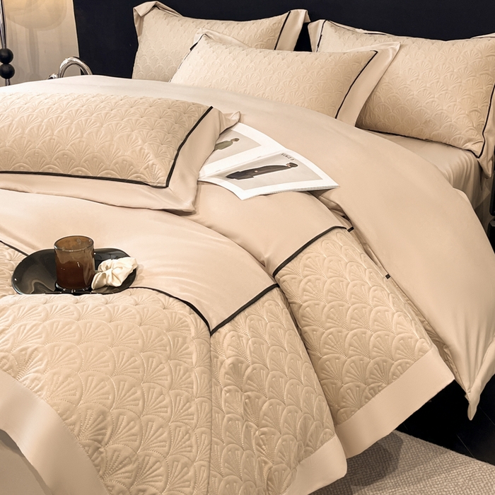 91家纺网 家纺一手货源 找家纺 博纳家纺 2025新款亲肤棉立体绗缝绣花拼角嵌绳四件套-浮光掠影 控价劵后198（严格按控价来） 浮光掠影-香槟