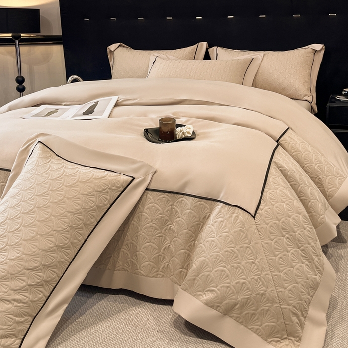 91家纺网 家纺一手货源 找家纺 博纳家纺 2025新款亲肤棉立体绗缝绣花拼角嵌绳四件套-浮光掠影 控价劵后198（严格按控价来） 浮光掠影-香槟