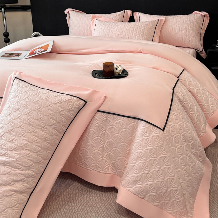 91家纺网 家纺一手货源 找家纺 博纳家纺 2025新款亲肤棉立体绗缝绣花拼角嵌绳四件套-浮光掠影 控价劵后198（严格按控价来） 浮光掠影-粉玉