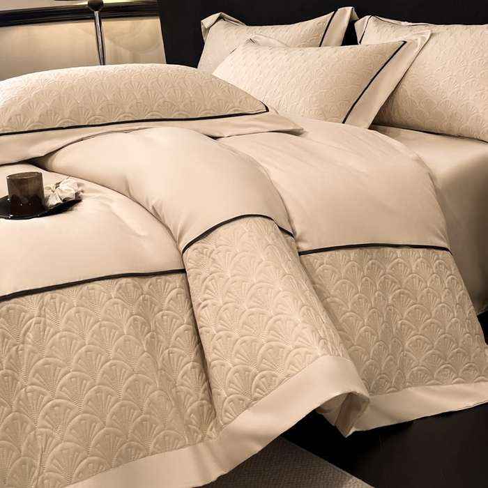 91家纺网 家纺一手货源 找家纺 博纳家纺 2025新款亲肤棉立体绗缝绣花拼角嵌绳四件套-浮光掠影 控价劵后198（严格按控价来） 浮光掠影-香槟