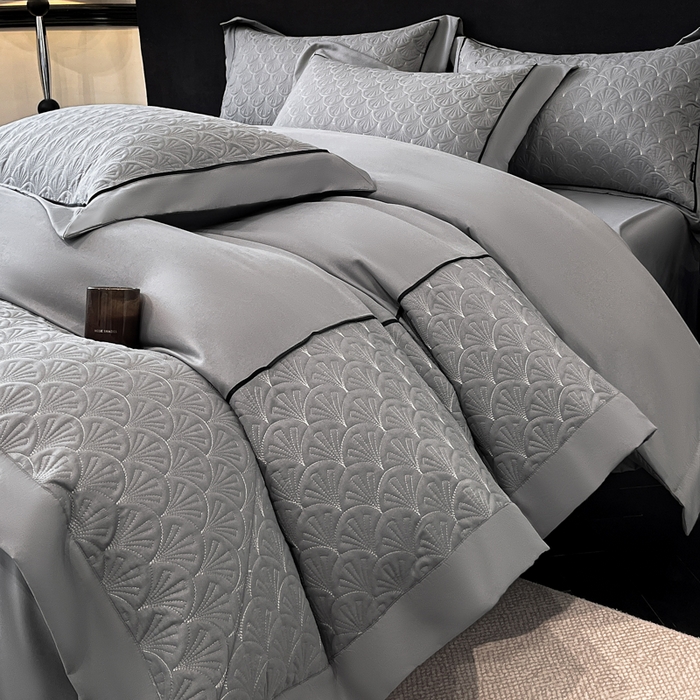 91家纺网 家纺一手货源 找家纺 博纳家纺 2025新款亲肤棉立体绗缝绣花拼角嵌绳四件套-浮光掠影 控价劵后198（严格按控价来） 浮光掠影-绅士灰