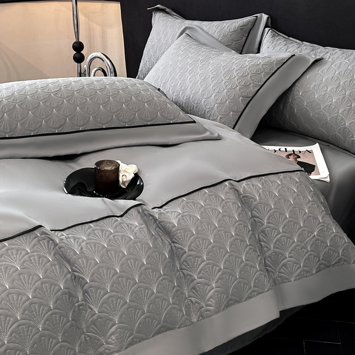 91家纺网 家纺一手货源 找家纺 博纳家纺 2025新款亲肤棉立体绗缝绣花拼角嵌绳四件套-浮光掠影 控价劵后198（严格按控价来） 浮光掠影-绅士灰