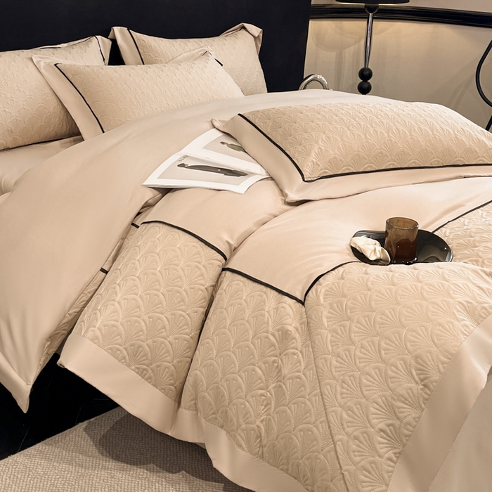 91家纺网 家纺一手货源 找家纺 博纳家纺 2025新款亲肤棉立体绗缝绣花拼角嵌绳四件套-浮光掠影 控价劵后198（严格按控价来） 浮光掠影-香槟