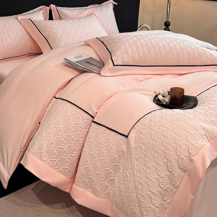 91家纺网 家纺一手货源 找家纺 博纳家纺 2025新款亲肤棉立体绗缝绣花拼角嵌绳四件套-浮光掠影 控价劵后198（严格按控价来） 浮光掠影-粉玉