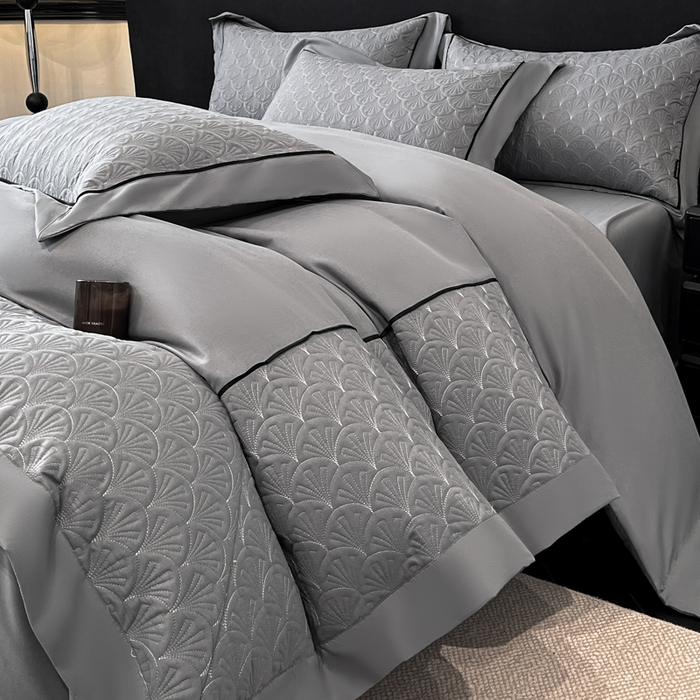 91家纺网 家纺一手货源 找家纺 博纳家纺 2025新款亲肤棉立体绗缝绣花拼角嵌绳四件套-浮光掠影 控价劵后198（严格按控价来） 浮光掠影-绅士灰