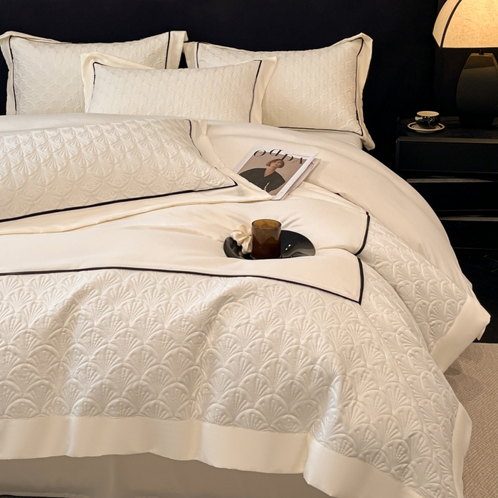 91家纺网 家纺一手货源 找家纺 博纳家纺 2025新款亲肤棉立体绗缝绣花拼角嵌绳四件套-浮光掠影 控价劵后198（严格按控价来） 浮光掠影-象牙白