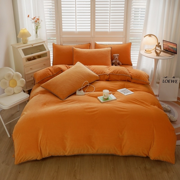 91家纺网 家纺一手货源 找家纺 啊雅家居 2025新款亲肤舒适贝壳边宝宝绒纯色四件套 贝壳果橙