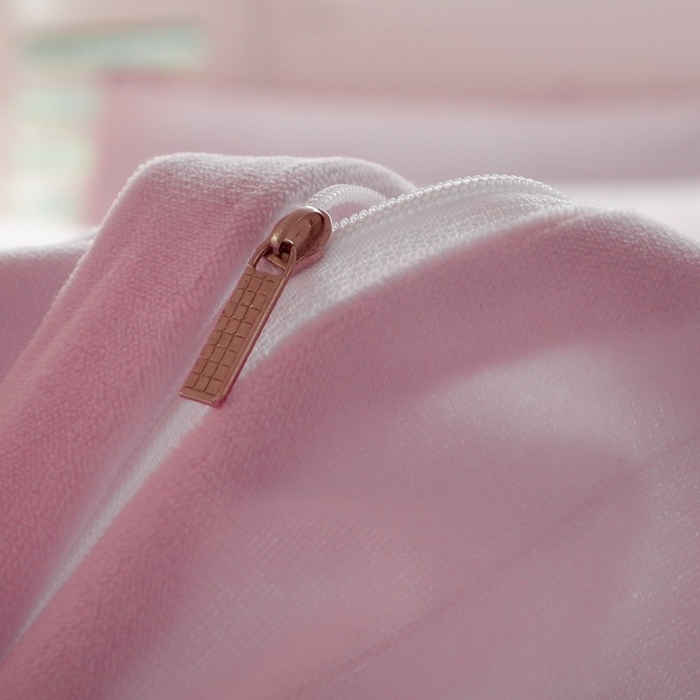 91家纺网 家纺一手货源 找家纺 啊雅家居 2025新款亲肤舒适贝壳边宝宝绒纯色四件套 贝壳清粉