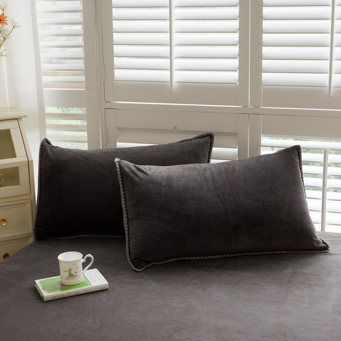 91家纺网 家纺一手货源 找家纺 啊雅家居 2025新款亲肤舒适贝壳边宝宝绒纯色四件套 贝壳黑灰