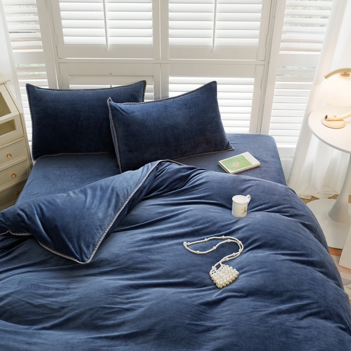 91家纺网 家纺一手货源 找家纺 啊雅家居 2025新款亲肤舒适贝壳边宝宝绒纯色四件套 贝壳藏青