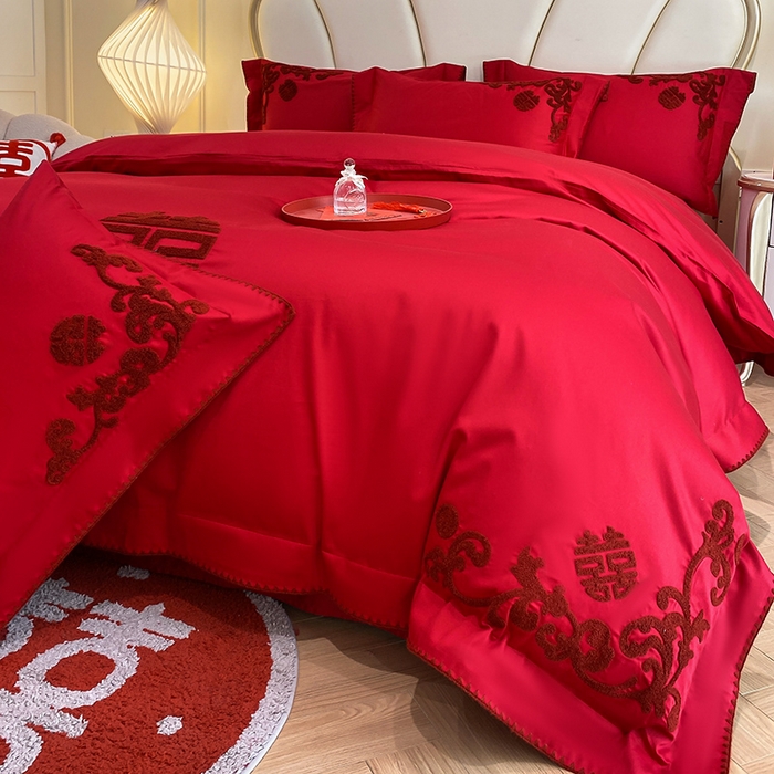 91家纺网 家纺一手货源 找家纺 置顶家纺 2025新款亲肤磨毛刺绣婚庆四件套系列-棚拍 囍祥-大红