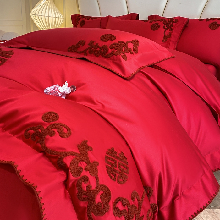 91家纺网 家纺一手货源 找家纺 置顶家纺 2025新款亲肤磨毛刺绣婚庆四件套系列-棚拍 囍祥-大红