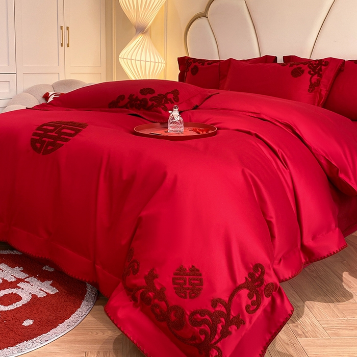 91家纺网 家纺一手货源 找家纺 置顶家纺 2025新款亲肤磨毛刺绣婚庆四件套系列-棚拍 囍祥-大红