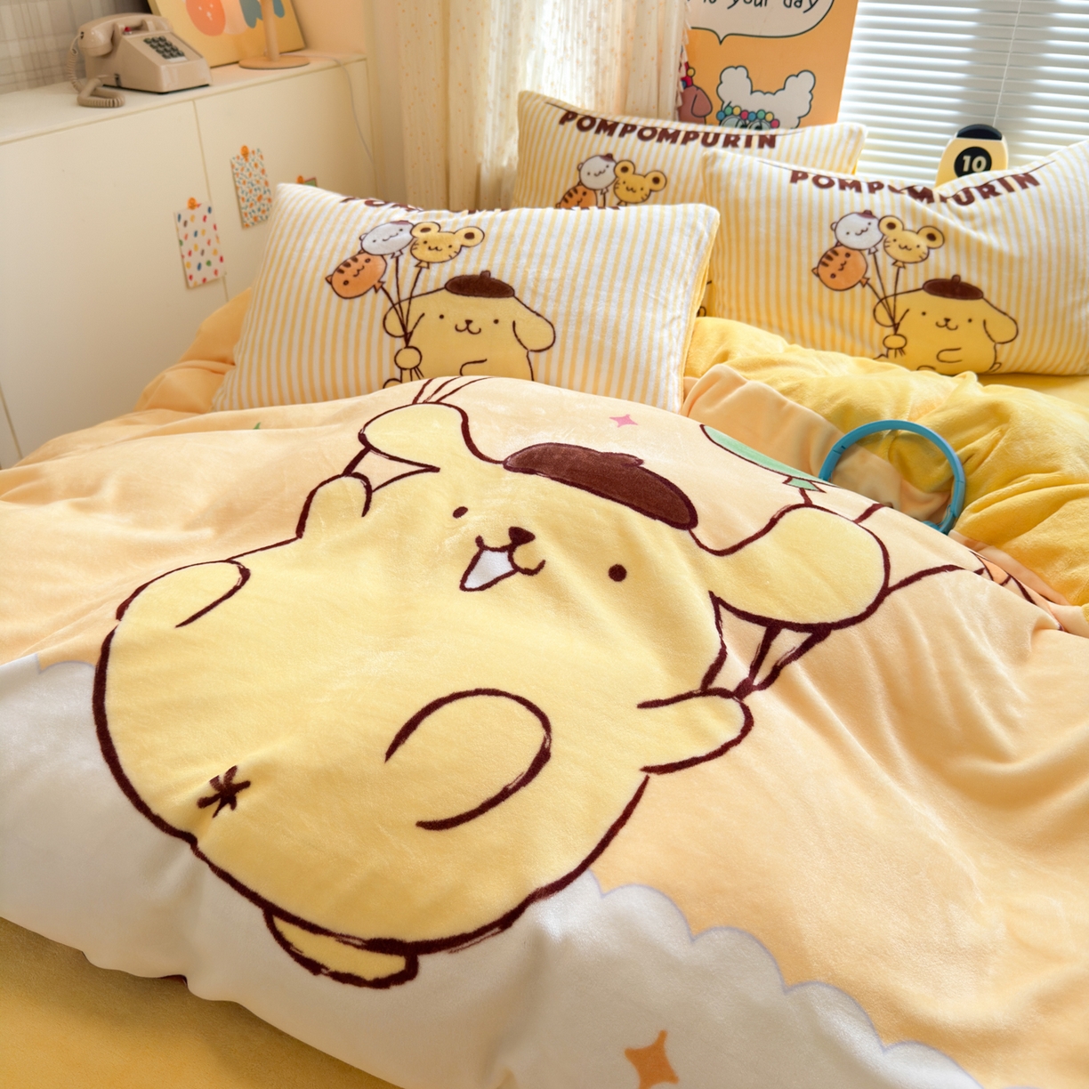 91家纺网 家纺一手货源 找家纺 希诺家居 2025新款正版授权大版三丽鸥数码印花牛奶绒四件套 气球布丁狗