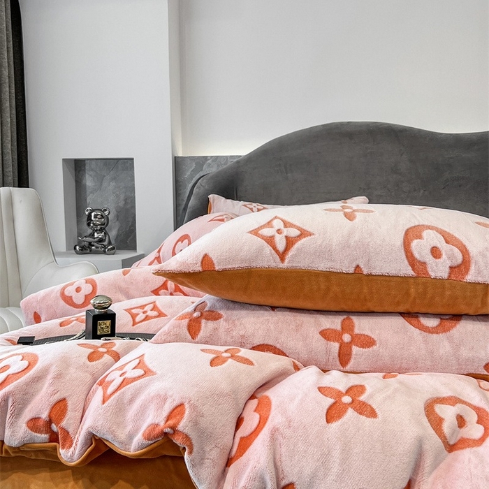 91家纺网 家纺一手货源 找家纺 （总）啊雅家居 2025新款亲肤舒适雕花绒加宝宝绒四件套