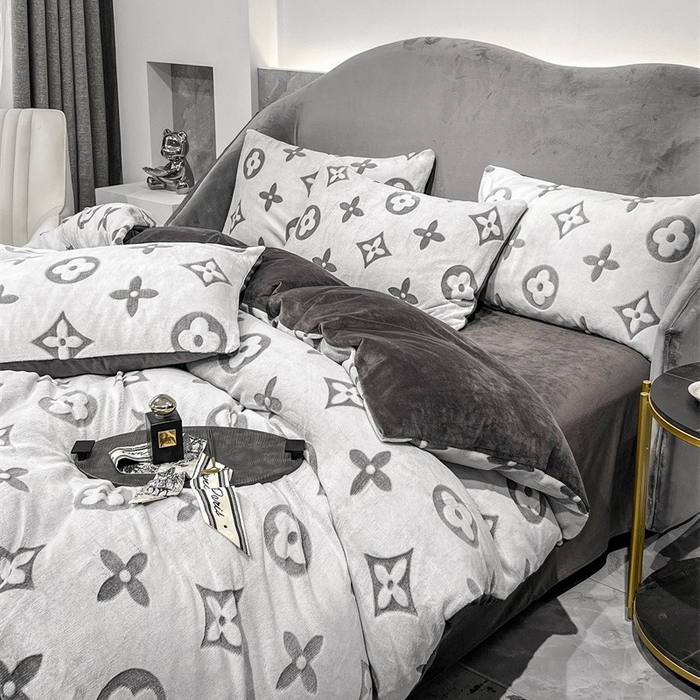 91家纺网 家纺一手货源 找家纺 （总）啊雅家居 2025新款亲肤舒适雕花绒加宝宝绒四件套