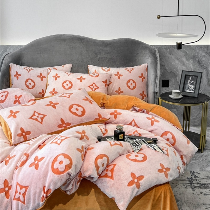 91家纺网 家纺一手货源 找家纺 （总）啊雅家居 2025新款亲肤舒适雕花绒加宝宝绒四件套