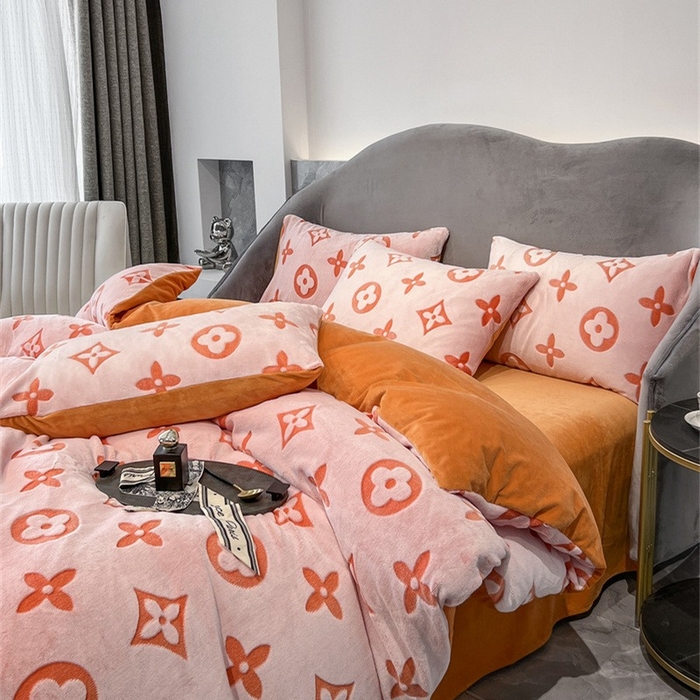 91家纺网 家纺一手货源 找家纺 （总）啊雅家居 2025新款亲肤舒适雕花绒加宝宝绒四件套