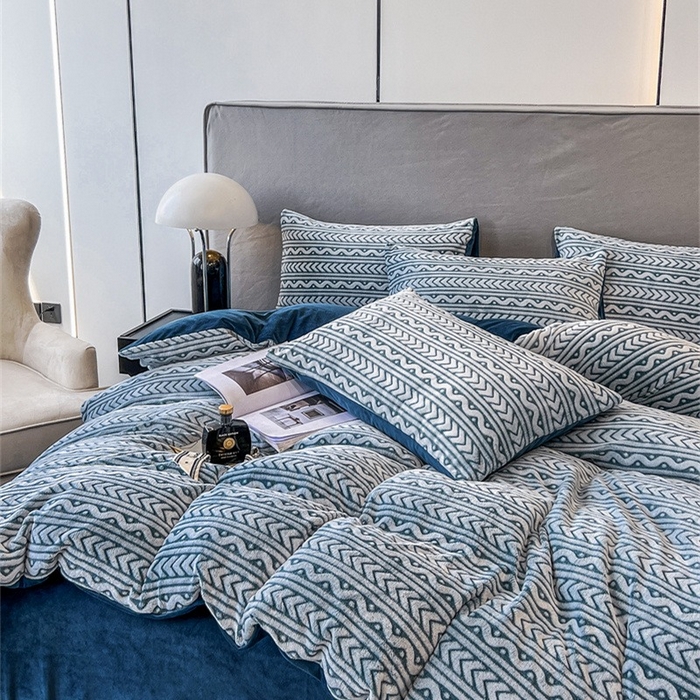 91家纺网 家纺一手货源 找家纺 啊雅家居 2025新款亲肤舒适雕花绒加宝宝绒四件套 连雕水绿