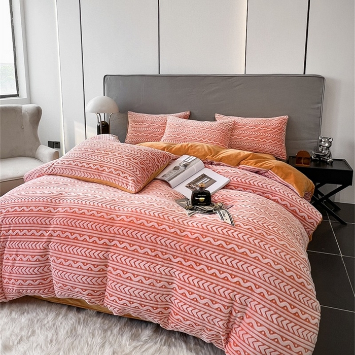 91家纺网 家纺一手货源 找家纺 啊雅家居 2025新款亲肤舒适雕花绒加宝宝绒四件套 连雕橙