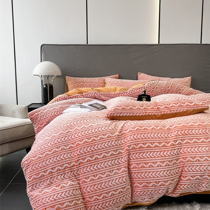 91家纺网 家纺一手货源 找家纺 啊雅家居 2025新款亲肤舒适雕花绒加宝宝绒四件套 连雕橙