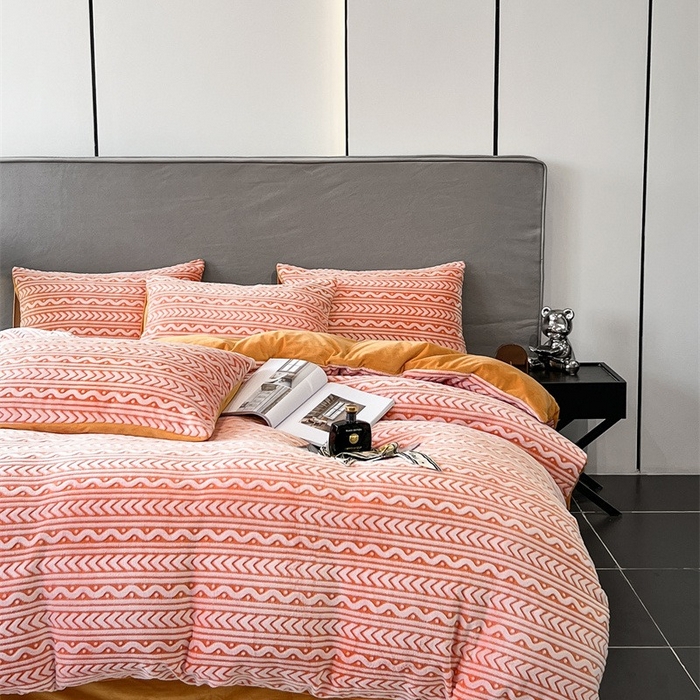 91家纺网 家纺一手货源 找家纺 啊雅家居 2025新款亲肤舒适雕花绒加宝宝绒四件套 连雕橙