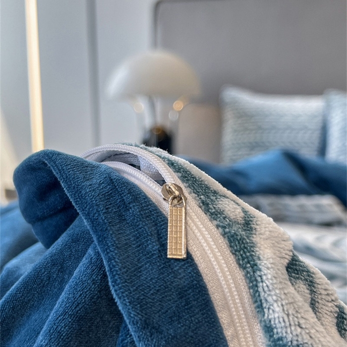 91家纺网 家纺一手货源 找家纺 啊雅家居 2025新款亲肤舒适雕花绒加宝宝绒四件套 连雕水绿