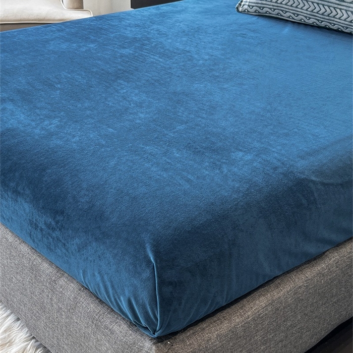 91家纺网 家纺一手货源 找家纺 啊雅家居 2025新款亲肤舒适雕花绒加宝宝绒四件套 连雕水绿