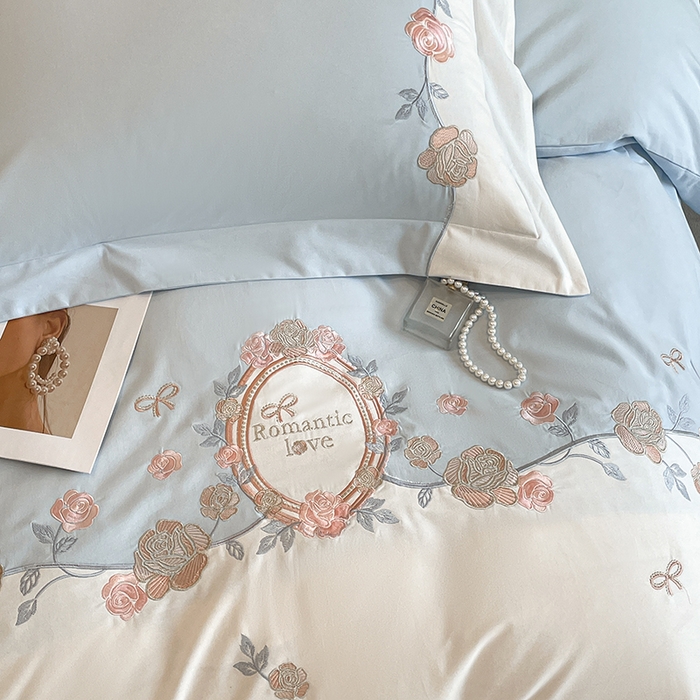 91家纺网 家纺一手货源 找家纺 置顶家纺 2025春夏新款亲肤刺绣四件套-蔷薇恋人 蔷薇恋人-天蓝