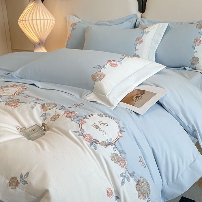 91家纺网 家纺一手货源 找家纺 置顶家纺 2025春夏新款亲肤刺绣四件套-蔷薇恋人 蔷薇恋人-天蓝