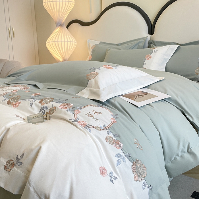 91家纺网 家纺一手货源 找家纺 置顶家纺 2025春夏新款亲肤刺绣四件套-蔷薇恋人 蔷薇恋人-繁星蓝