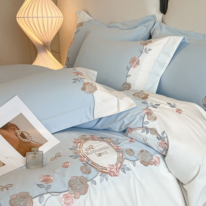 91家纺网 家纺一手货源 找家纺 置顶家纺 2025春夏新款亲肤刺绣四件套-蔷薇恋人 蔷薇恋人-天蓝