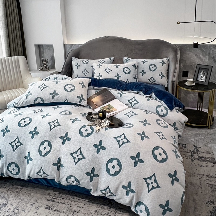 91家纺网 家纺一手货源 找家纺 啊雅家居 2025新款亲肤舒适雕花绒加宝宝绒四件套 点雕绿