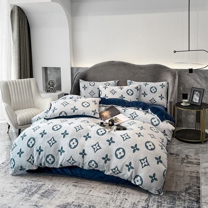 91家纺网 家纺一手货源 找家纺 啊雅家居 2025新款亲肤舒适雕花绒加宝宝绒四件套 点雕绿