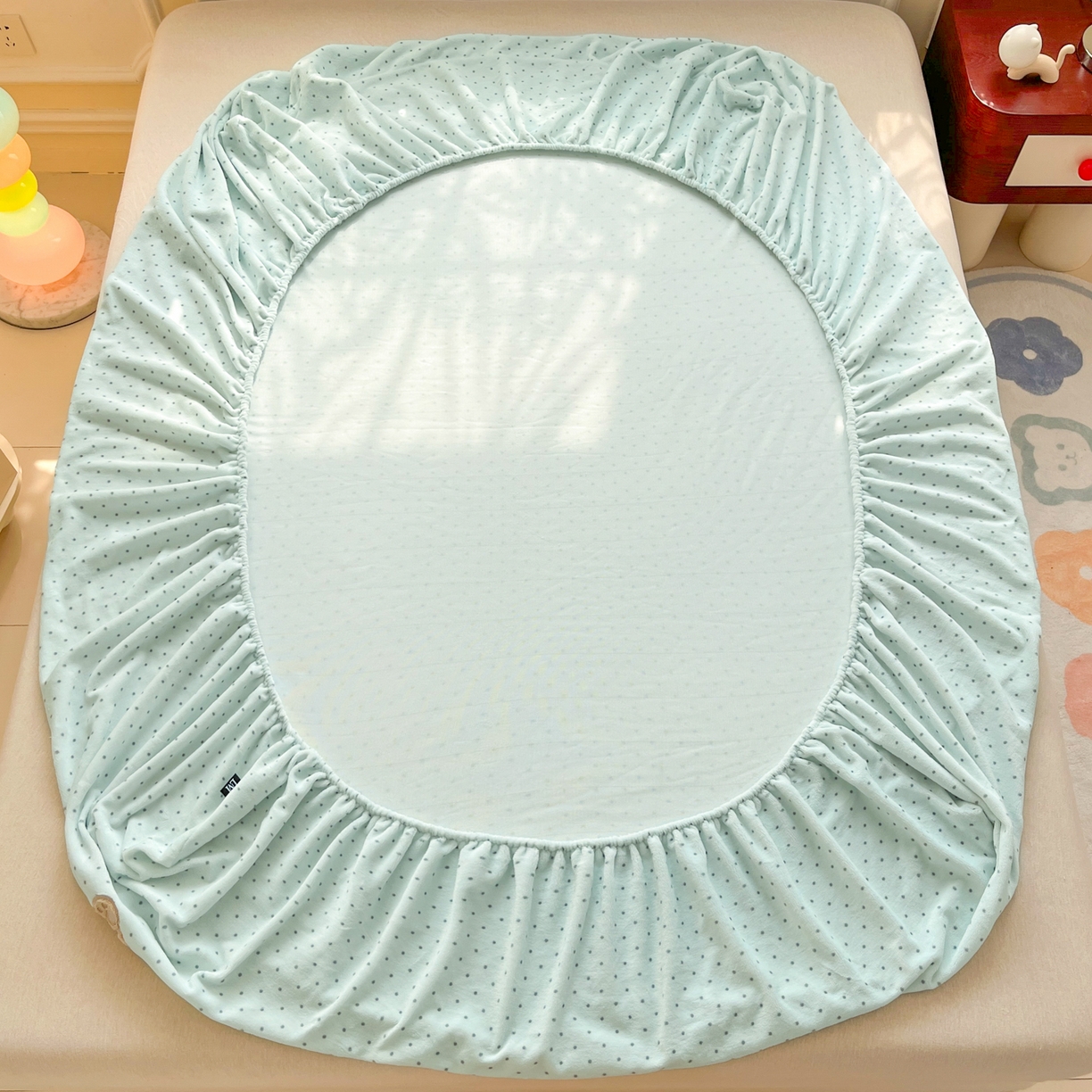 91家纺网 家纺一手货源 找家纺 （总）佳汐蓝家纺 2025新款秋冬220克贴布绣牛奶绒床笠三件套