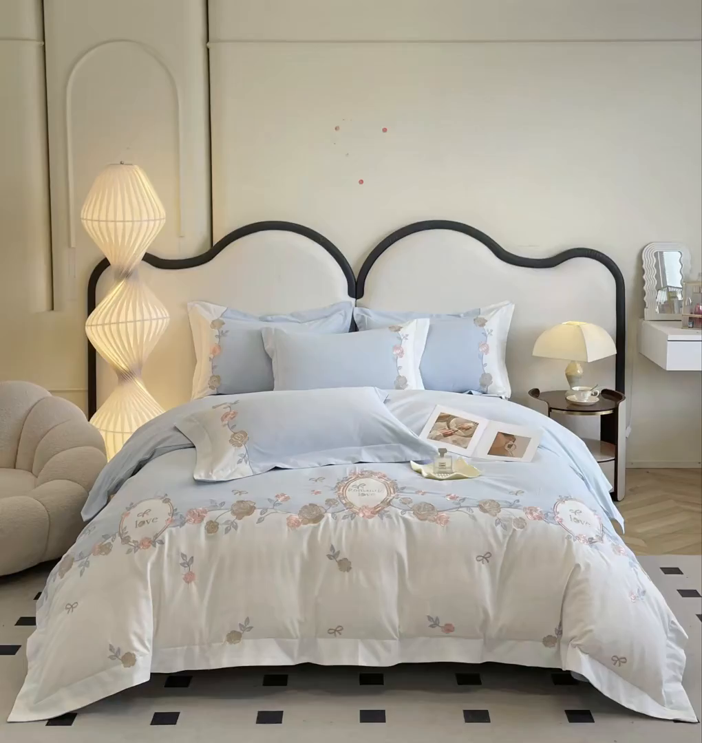 91家纺网 家纺一手货源 找家纺 置顶家纺 2025春夏新款亲肤刺绣四件套-蔷薇恋人 蔷薇恋人-天蓝