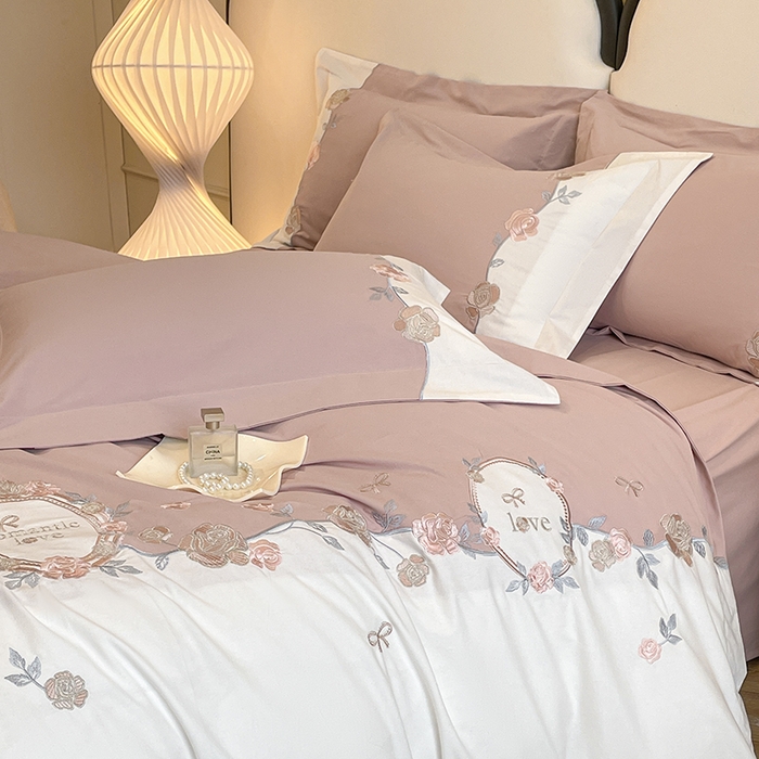 91家纺网 家纺一手货源 找家纺 置顶家纺 2025春夏新款亲肤刺绣四件套-蔷薇恋人 蔷薇恋人-紫豆沙