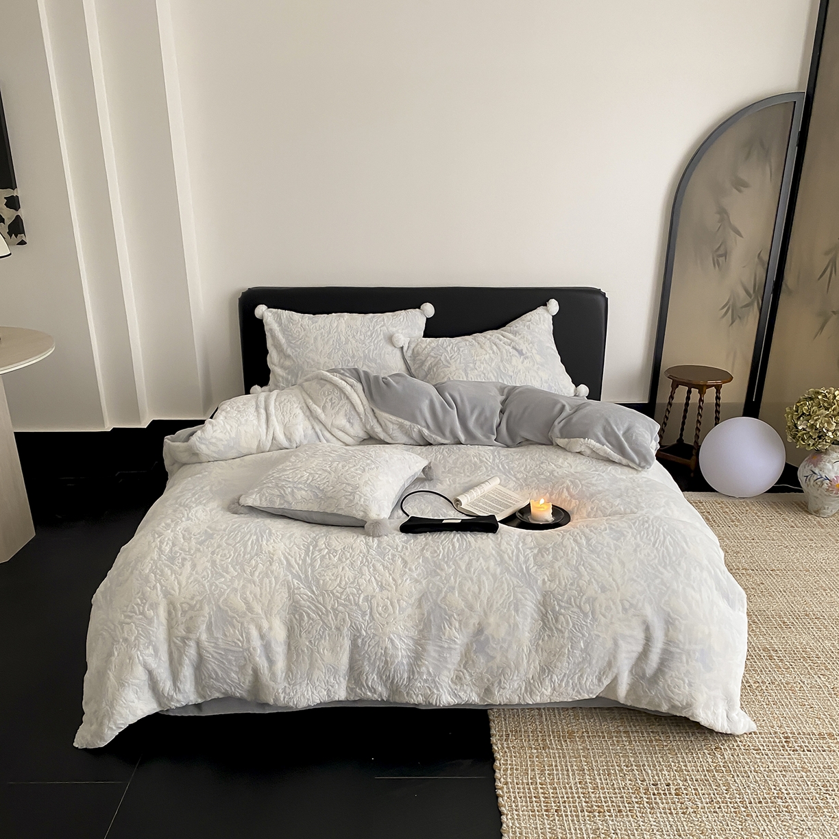 91家纺网 家纺一手货源 找家纺 玉宇阁家居 2025新款230g高克重牛奶绒立体提花雕花四件套-浮雕的纹理（228/305/315/315/315/335（券后控价）） 浮雕的纹理-宝石蓝