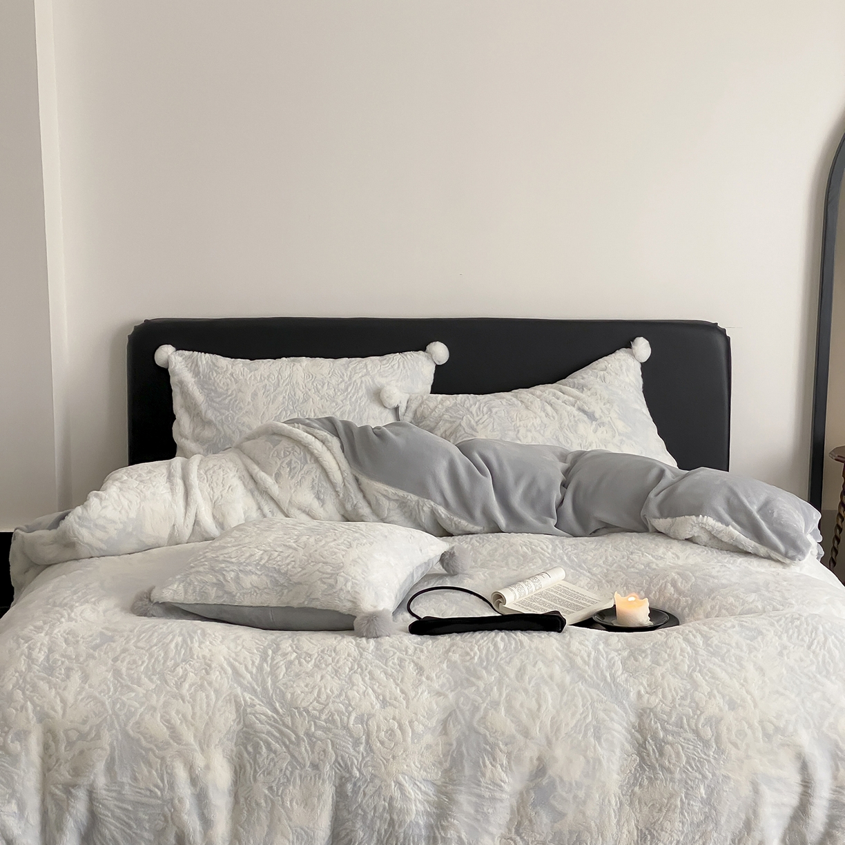 91家纺网 家纺一手货源 找家纺 玉宇阁家居 2025新款230g高克重牛奶绒立体提花雕花四件套-浮雕的纹理（228/305/315/315/315/335（券后控价）） 浮雕的纹理-宝石蓝