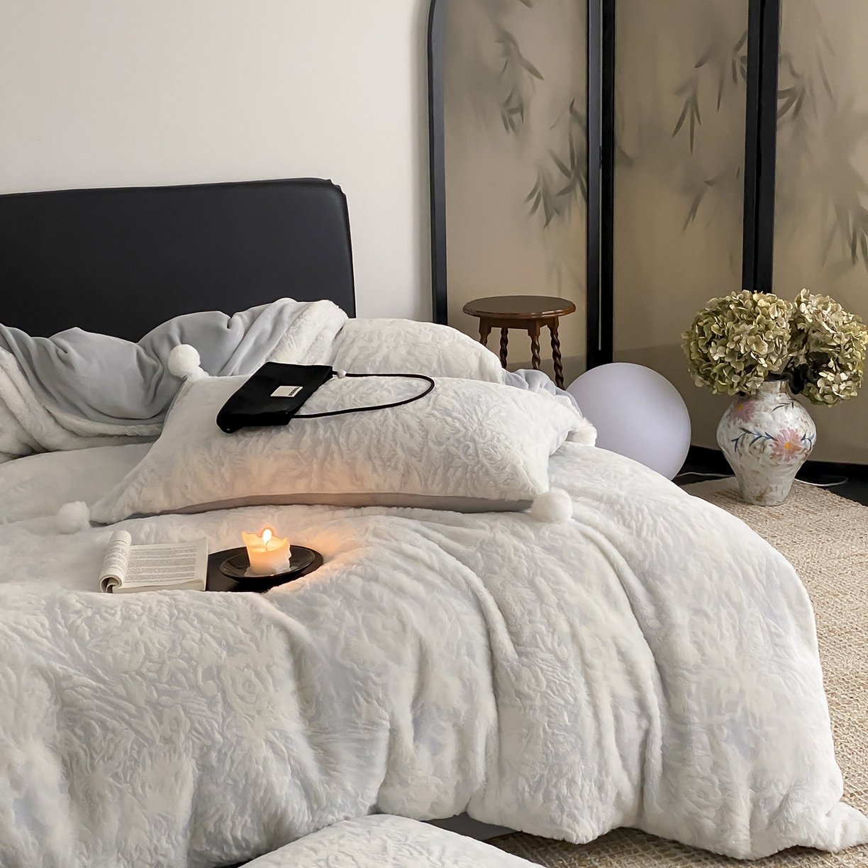 91家纺网 家纺一手货源 找家纺 玉宇阁家居 2025新款230g高克重牛奶绒立体提花雕花四件套-浮雕的纹理（228/305/315/315/315/335（券后控价）） 浮雕的纹理-宝石蓝