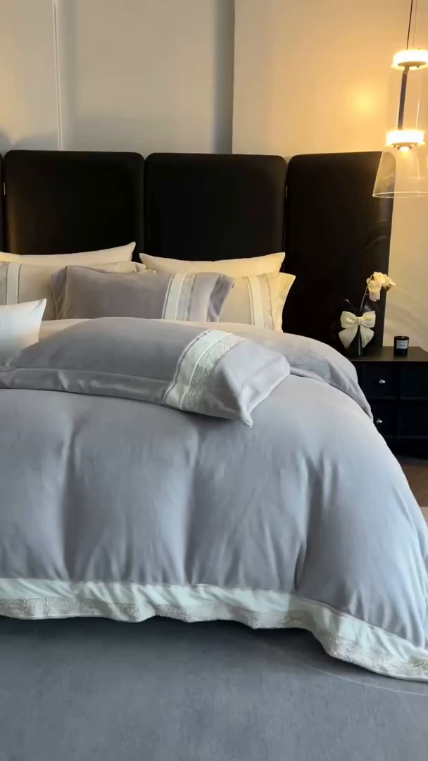 91家纺网 家纺一手货源 找家纺 初拾 2025新款230g牛奶绒“高级感“绣花四件套—曼岛邂逅 曼岛邂逅-气质灰